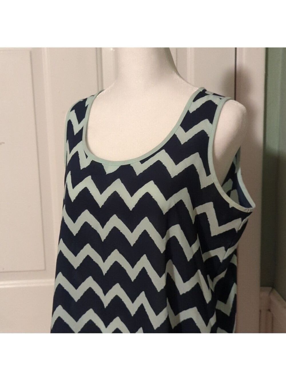 Pink Rose Large Zigzag Tank Top Button Back - Picture 2 of 13